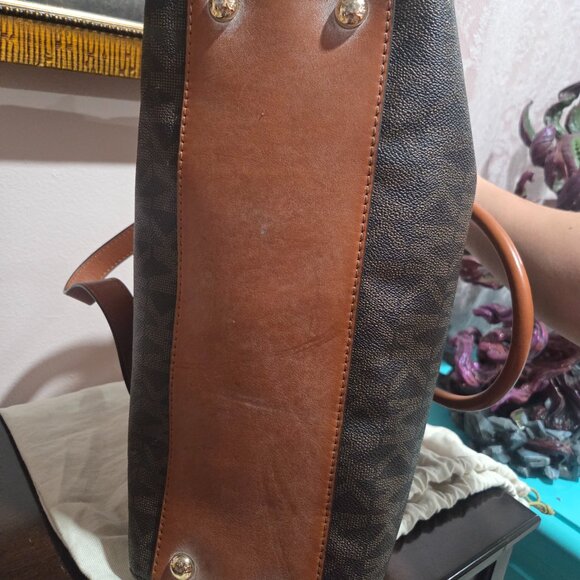 Authentic Michael Kors monogram bag and wallet - Picture 5 of 16